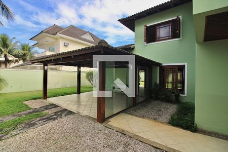 Casa de condomínio à venda com 250m², 5 quartos e 2 vagas Casa de condomínio à venda com 250m², 5 quartos e 2 vagasVaranda da Sala