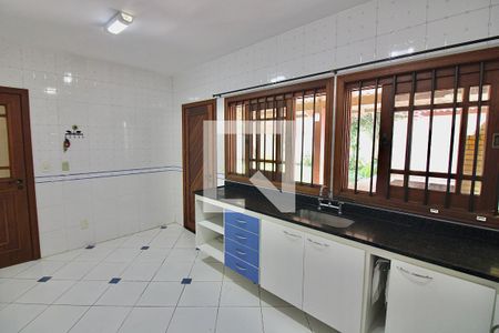 Casa de condomínio à venda com 250m², 5 quartos e 2 vagas Casa de condomínio à venda com 250m², 5 quartos e 2 vagasCozinha