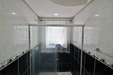 Casa de condomínio à venda com 250m², 5 quartos e 2 vagas Casa de condomínio à venda com 250m², 5 quartos e 2 vagasBanheiro Social