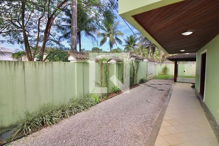 Casa de condomínio à venda com 250m², 5 quartos e 2 vagas Casa de condomínio à venda com 250m², 5 quartos e 2 vagasVaranda da Sala