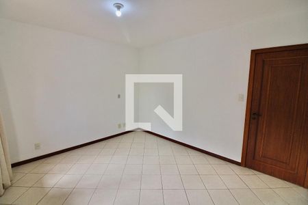 Casa de condomínio à venda com 250m², 5 quartos e 2 vagas Casa de condomínio à venda com 250m², 5 quartos e 2 vagasQuarto 2