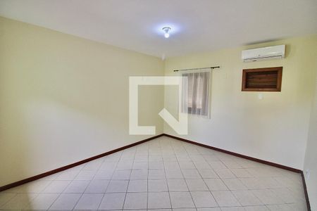 Casa de condomínio à venda com 250m², 5 quartos e 2 vagas Casa de condomínio à venda com 250m², 5 quartos e 2 vagasQuarto 3