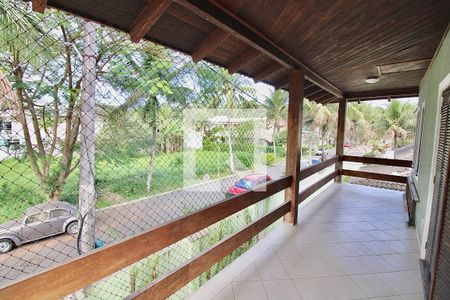 Casa de condomínio à venda com 250m², 5 quartos e 2 vagas Casa de condomínio à venda com 250m², 5 quartos e 2 vagasVaranda da Suíte