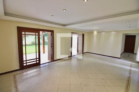 Casa de condomínio à venda com 250m², 5 quartos e 2 vagas Casa de condomínio à venda com 250m², 5 quartos e 2 vagasSala