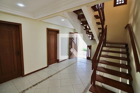 Casa de condomínio à venda com 250m², 5 quartos e 2 vagas Casa de condomínio à venda com 250m², 5 quartos e 2 vagasHall de entrada