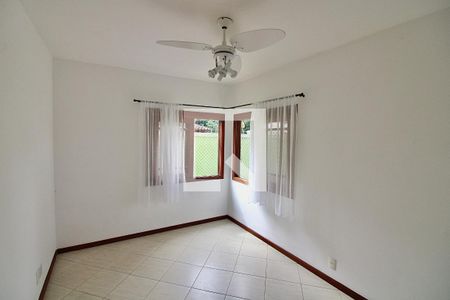 Casa de condomínio à venda com 250m², 5 quartos e 2 vagas Casa de condomínio à venda com 250m², 5 quartos e 2 vagasQuarto 1