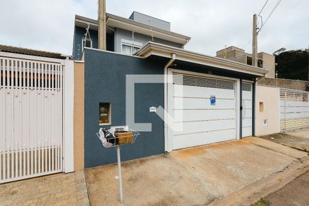 Casa à venda com 171m², 3 quartos e 2 vagasFachada