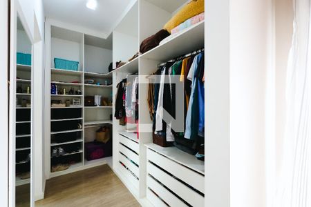 Casa à venda com 171m², 3 quartos e 2 vagasCloset da suíte