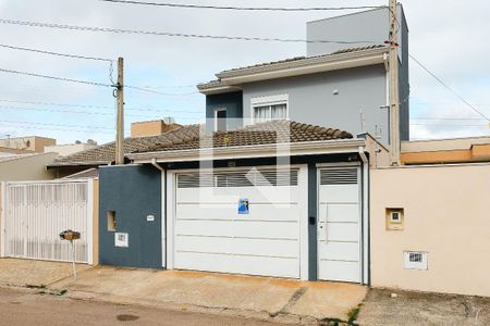 Casa à venda com 171m², 3 quartos e 2 vagasFachada