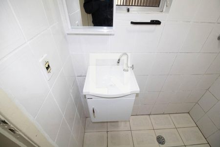 Banheiro de casa para alugar com 1 quarto, 30m² em Vila Gomes, São Paulo