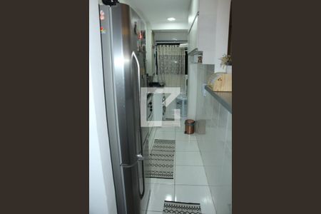 Cozinha de apartamento para alugar com 2 quartos, 58m² em Cruzeiro do Sul, Nova Iguaçu