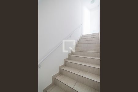 Apartamento para alugar com 99m², 2 quartos e 1 vagaEscada