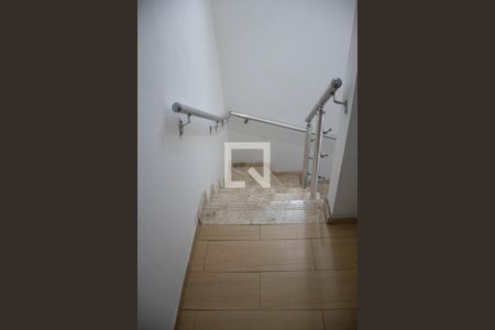 Casa à venda com 130m², 3 quartos e 2 vagasEscada