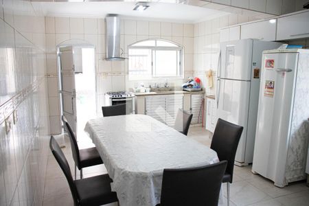 Casa à venda com 130m², 3 quartos e 2 vagasCozinha