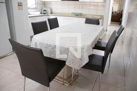 Casa à venda com 130m², 3 quartos e 2 vagasCozinha