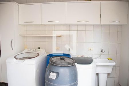 Casa à venda com 130m², 3 quartos e 2 vagasLavanderia