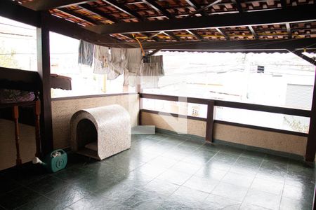 Casa à venda com 130m², 3 quartos e 2 vagasVaranda