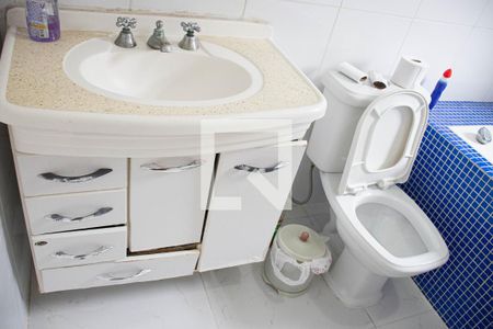 Casa à venda com 130m², 3 quartos e 2 vagasBanheiro 3