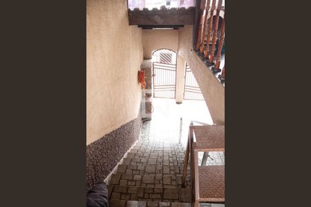 Casa à venda com 130m², 3 quartos e 2 vagasEscada