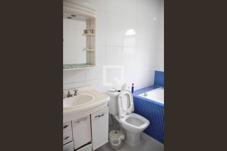 Casa à venda com 130m², 3 quartos e 2 vagasBanheiro 3