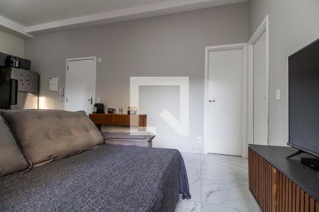 Sala de TV de apartamento à venda com 1 quarto, 44m² em Jardim Tupanci, Barueri