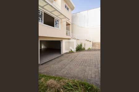Casa para alugar com 250m², 5 quartos e 6 vagasvistas frente do imóvel_4