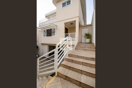 Casa para alugar com 250m², 5 quartos e 6 vagas Casa para alugar com 250m², 5 quartos e 6 vagasvistas frente do imóvel_2