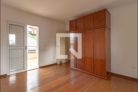 Casa para alugar com 250m², 5 quartos e 6 vagas Casa para alugar com 250m², 5 quartos e 6 vagasquarto3_4