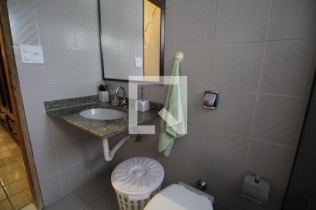 Casa à venda com 200m², 4 quartos e 2 vagasBanheiro da Suite 2