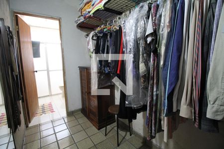 Casa à venda com 200m², 4 quartos e 2 vagasCloset da suíte 1
