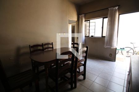 Casa à venda com 200m², 4 quartos e 2 vagasSala