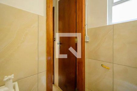 Apartamento à venda com 77m², 2 quartos e sem vaga Apartamento à venda com 77m², 2 quartos e sem vagaBanheiro de serviço