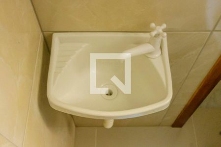 Apartamento à venda com 77m², 2 quartos e sem vaga Apartamento à venda com 77m², 2 quartos e sem vagaBanheiro de serviço