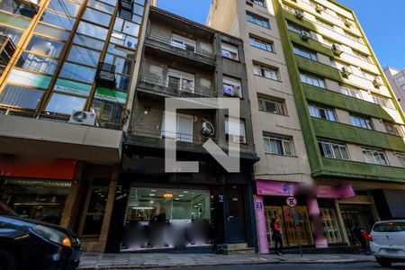 Apartamento à venda com 77m², 2 quartos e sem vaga Apartamento à venda com 77m², 2 quartos e sem vagaFachada