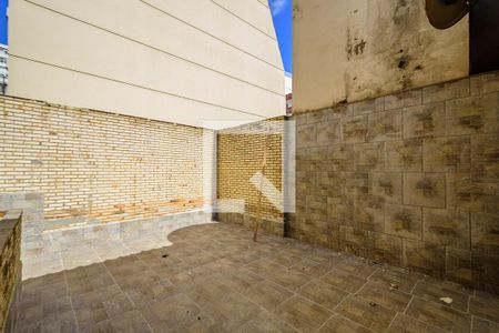 Apartamento à venda com 144m², 1 quarto e sem vaga Apartamento à venda com 144m², 1 quarto e sem vagaVaranda