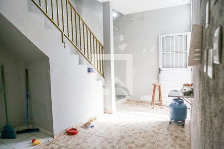 Casa à venda com 216m², 2 quartos e 2 vagasÁrea de Serviço - Quintal