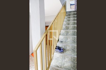 Casa à venda com 216m², 2 quartos e 2 vagasEscada