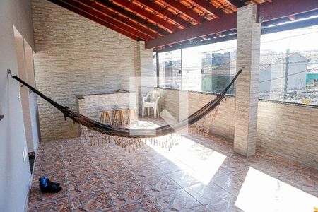Casa à venda com 216m², 2 quartos e 2 vagasQuintal