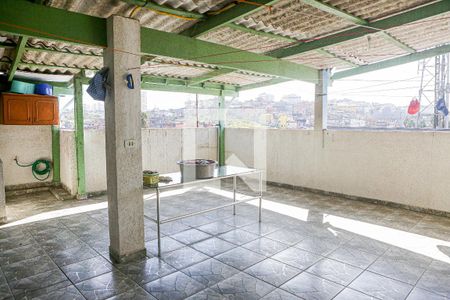 Casa à venda com 216m², 2 quartos e 2 vagasCobertura