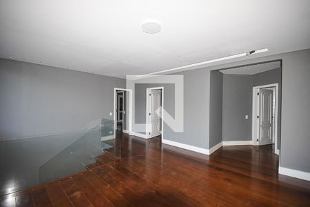 Casa de condomínio à venda com 300m², 4 quartos e 4 vagas Casa de condomínio à venda com 300m², 4 quartos e 4 vagasCorredor de acesso para os quartos