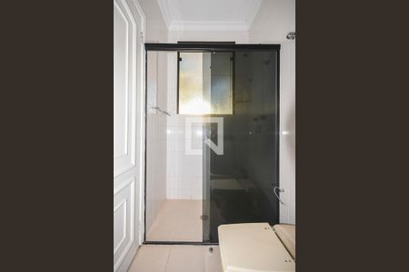 Casa de condomínio à venda com 300m², 4 quartos e 4 vagas Casa de condomínio à venda com 300m², 4 quartos e 4 vagasBanheiro suíte 3