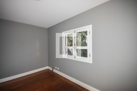 Casa de condomínio à venda com 300m², 4 quartos e 4 vagas Casa de condomínio à venda com 300m², 4 quartos e 4 vagasSuíte 4