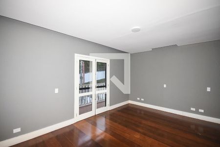 Casa de condomínio à venda com 300m², 4 quartos e 4 vagas Casa de condomínio à venda com 300m², 4 quartos e 4 vagasSuíte 1