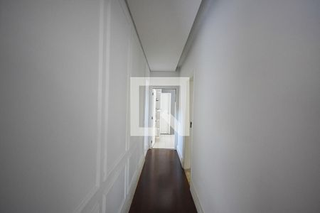 Casa de condomínio à venda com 300m², 4 quartos e 4 vagas Casa de condomínio à venda com 300m², 4 quartos e 4 vagasCorredor de acesso