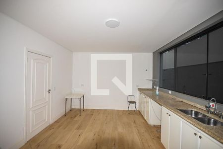 Casa de condomínio à venda com 300m², 4 quartos e 4 vagas Casa de condomínio à venda com 300m², 4 quartos e 4 vagasCozinha