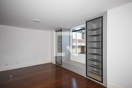 Sala de tv de casa de condomínio à venda com 4 quartos, 300m² em Retiro Morumbi, São Paulo