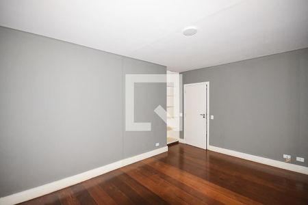 Casa de condomínio à venda com 300m², 4 quartos e 4 vagas Casa de condomínio à venda com 300m², 4 quartos e 4 vagasSuíte 1