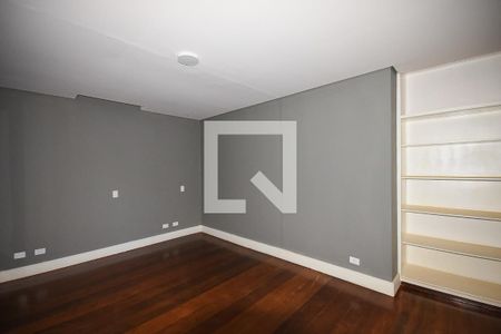 Casa de condomínio à venda com 300m², 4 quartos e 4 vagas Casa de condomínio à venda com 300m², 4 quartos e 4 vagasSuíte 1