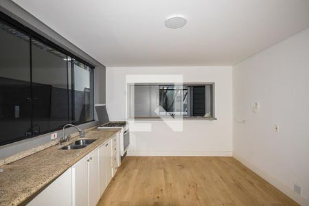 Casa de condomínio à venda com 300m², 4 quartos e 4 vagas Casa de condomínio à venda com 300m², 4 quartos e 4 vagasCozinha