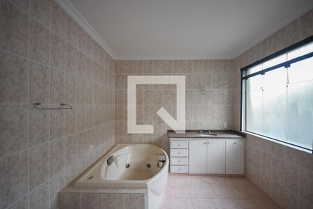 Casa de condomínio à venda com 300m², 4 quartos e 4 vagas Casa de condomínio à venda com 300m², 4 quartos e 4 vagasBanheiro suíte 1